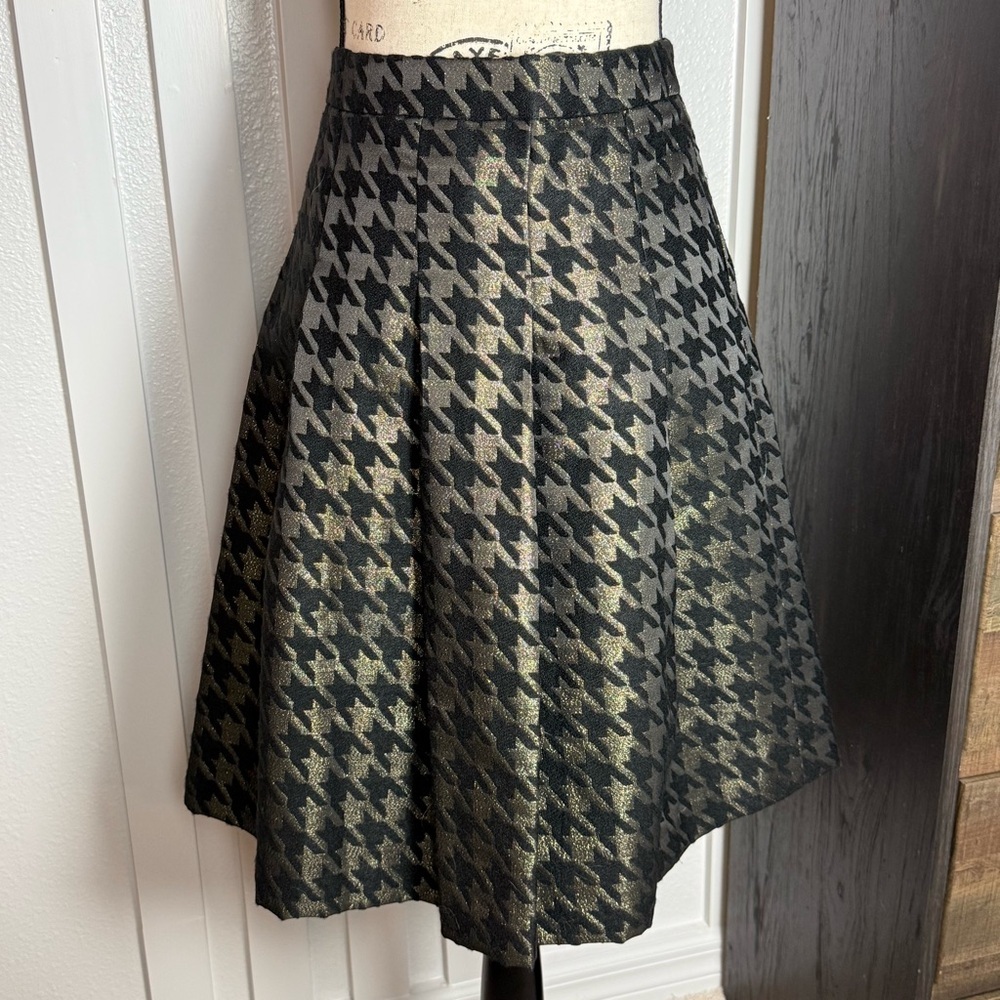 Ann Taylor Factory Black Gold Houndstooth A-Line Skirt Size 2, investment piece - Picture 4 of 11